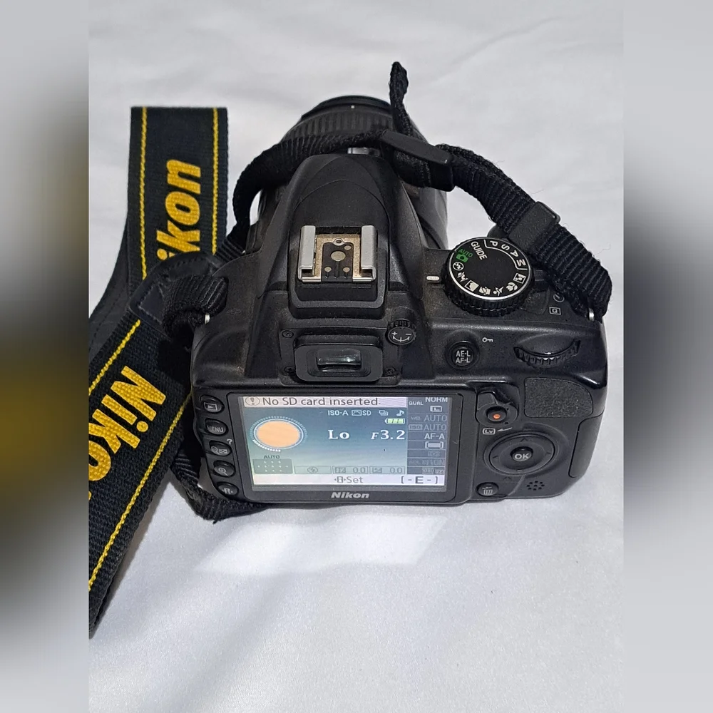 Nikon d3100 Af-s dx micro Nikkor 40mm f/2.8g Lens